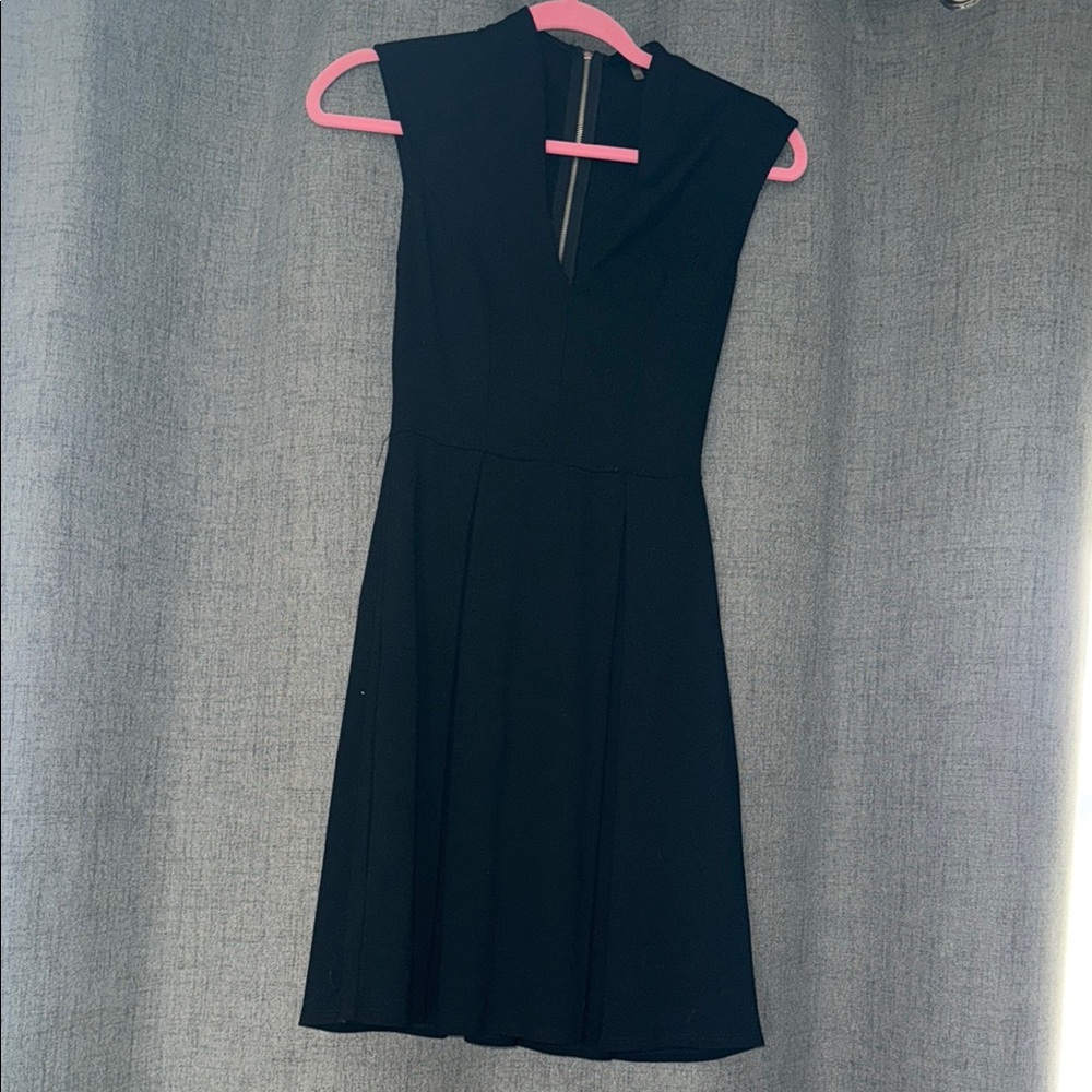 Elegant Black Sleeveless Dress